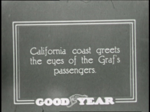 固特异公司的一部影片展示了齐柏林飞艇下的加利福尼亚海岸。视频素材