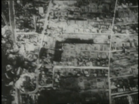 在第二次世界大战期间，盟军攻击德国的工业。视频下载