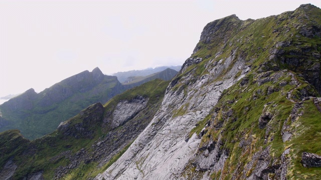 罗浮敦群岛的山脉。视频素材