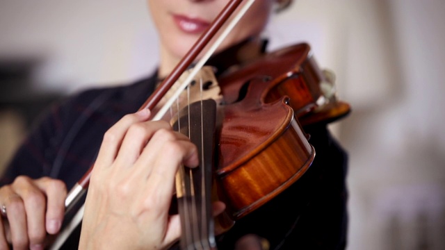 玩小提琴视频下载