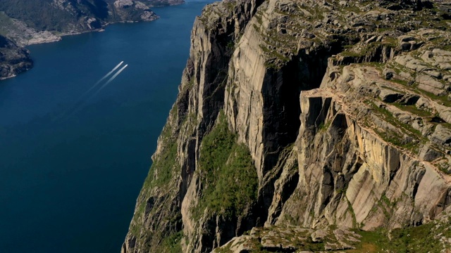 航拍，讲坛，岩石，布道石美丽的自然挪威视频下载