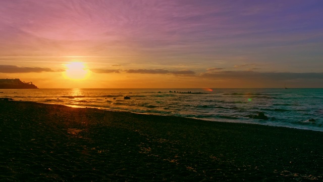 海面上的自然日落或日出视频素材