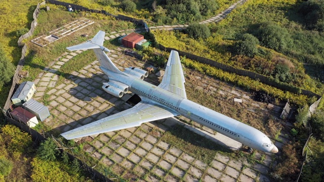 前苏联共产党总书记勃列日涅夫被遗弃的一号飞机板。视频下载
