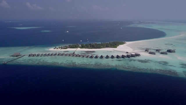 马尔代夫度假胜地和大海的全景视频下载