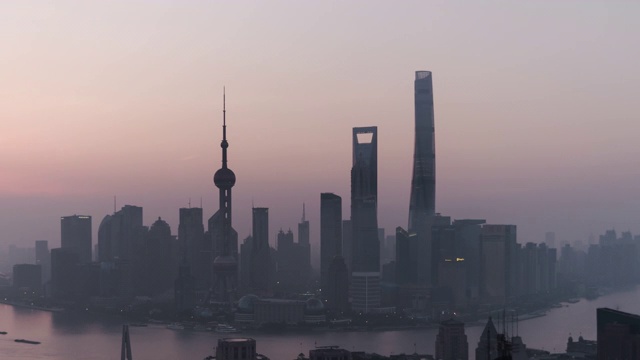 T/L ZI Shanghai Skyline at Dawn, from Night to Day /上海，中国视频素材