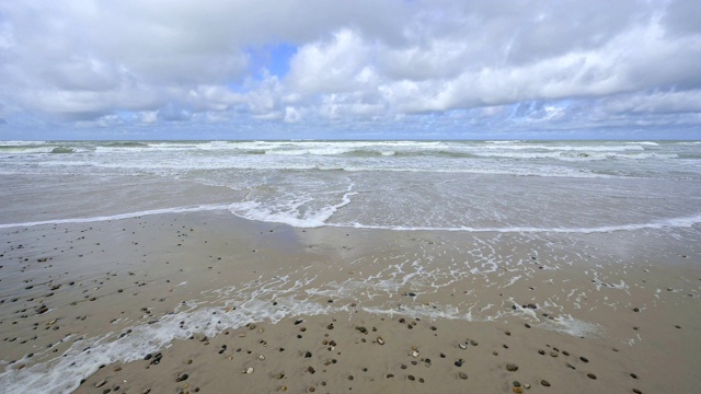 夏天的北海海滩，Bogsted Rende, Thy, Thisted国家公园，北海，北日德兰半岛，丹麦视频素材