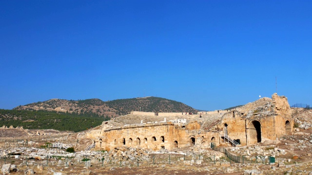 希拉波利斯古城的圆形剧场。联合国教科文组织文化遗产纪念碑。土耳其的棉花堡视频素材