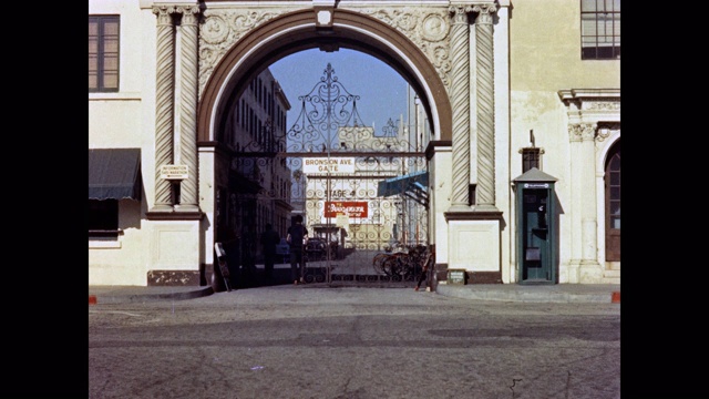20世纪50年代派拉蒙电影制片厂的大门，洛杉矶，加利福尼亚，美国视频素材