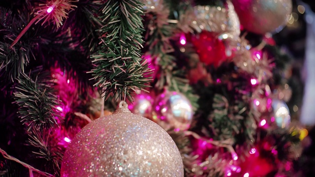 装饰圣诞树视频素材