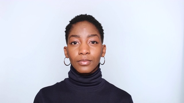 美丽的美国黑人妇女的肖像视频素材