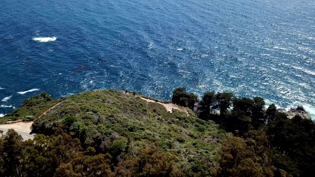 4K无人机航拍大苏尔的加州海岸线和山脉视频素材