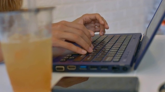 手,桌子,计算机键盘,职业视频素材