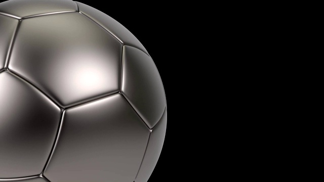 真实的金属铁足球孤立在黑色背景。3 d动画循环。视频素材