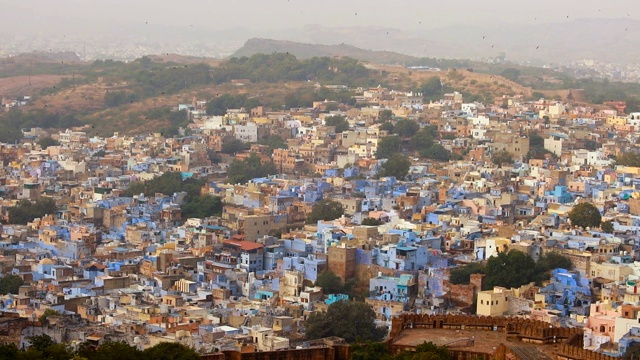 焦特布尔(也是蓝色城市)是印度拉贾斯坦邦的第二大城市，也是该邦的第二大城市。视频素材