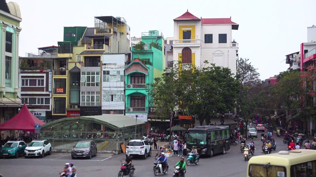 越南河内流量。古老的殖民地杭大市场环岛视频下载