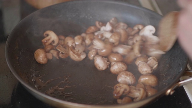 烹饪栗蘑菇视频下载