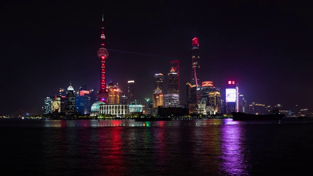 4k时光流逝:上海摩天大楼灯光秀旅游景点视频素材