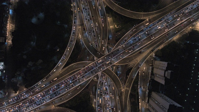 上海高速公路夜间鸟瞰图视频下载