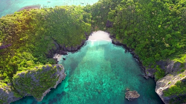 美丽的热带岛屿鸟瞰图视频素材