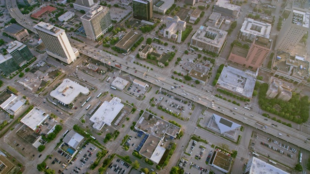 德克萨斯州休斯顿市区上空的空中俯瞰视频素材