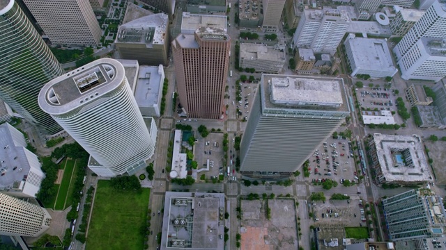 德克萨斯州休斯顿市中心的空中商业建筑视频素材