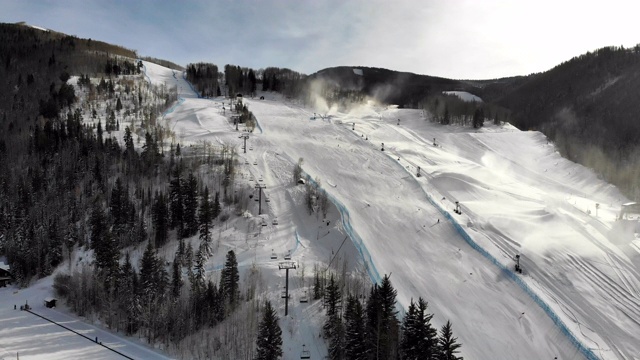 Vail Colorado Ski Area Aerial Drone Clip in the Winter视频素材