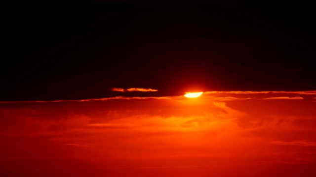 大太阳与云日出时间视频素材