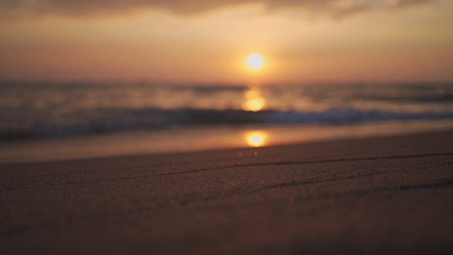 美丽的日落在热带海滩与声音视频素材