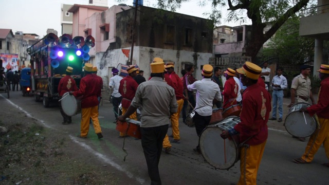 传统鼓手表演传统和民间音乐，印度视频素材