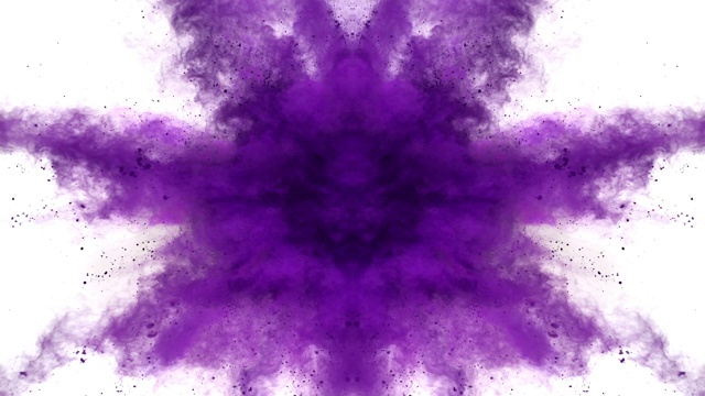 紫色的粉末在近距离和超级慢镜头中向相机爆炸，白色的背景视频素材