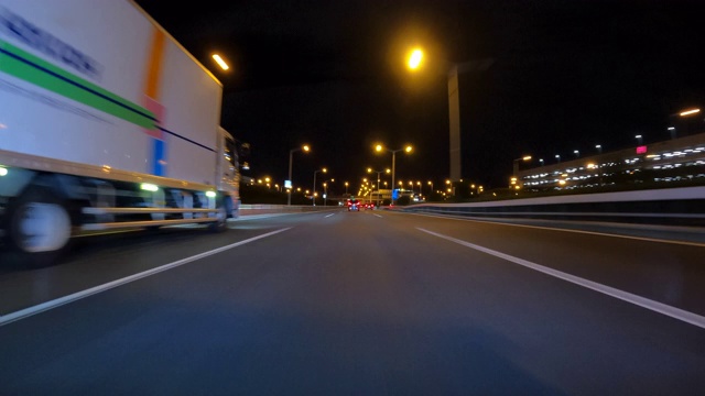 夜间在公路上驾驶/散装4/5视频下载