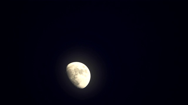 月亮在晚上视频素材