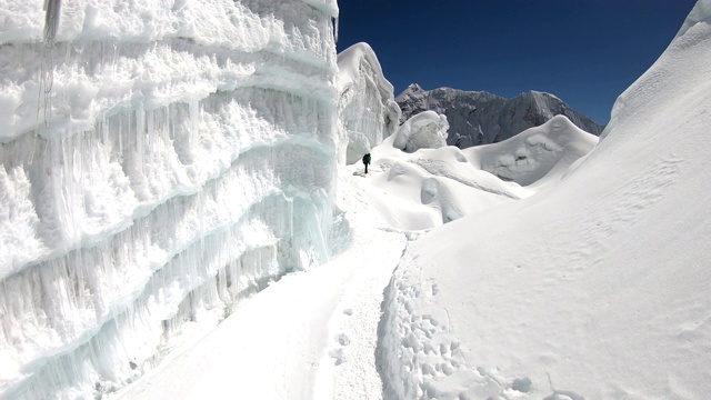 尼泊尔，喜马拉雅山岛的顶峰视频素材