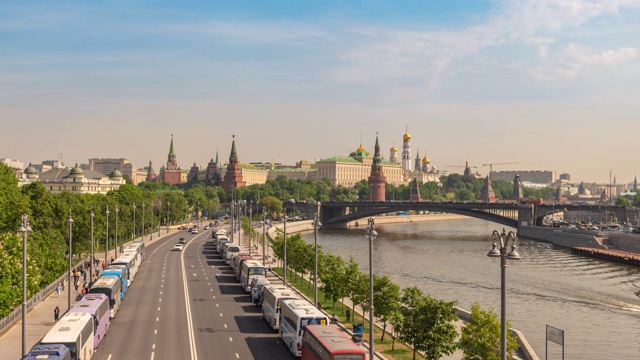 俄罗斯莫斯科时间流逝4K，克里姆林宫宫殿红场和莫斯科河的城市天际线时间流逝视频素材
