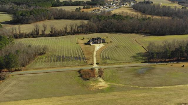 豪华豪宅在美国乡村的空中录像视频下载