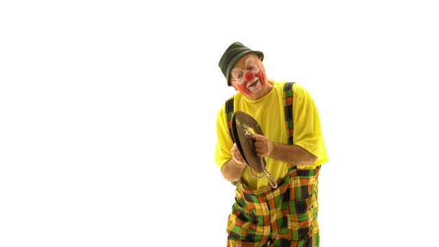 肖像一资深男性马戏团小丑面部表情视频素材