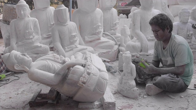 佛教大理石雕塑在曼德勒，缅甸视频下载