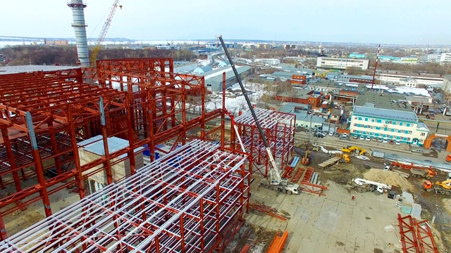 寒冷冬季火力发电厂的建设过程视频下载