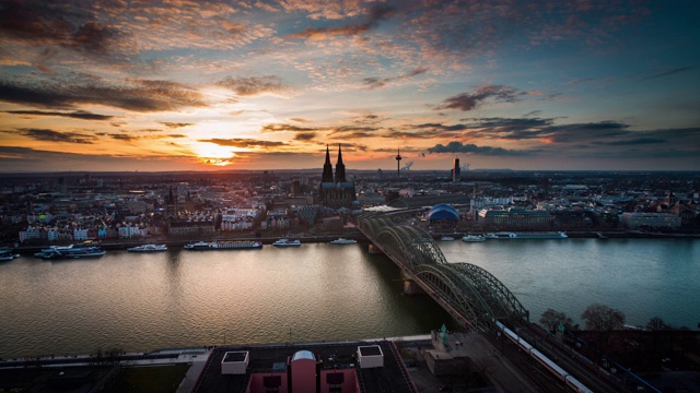 日落时分的科隆城市景观视频下载