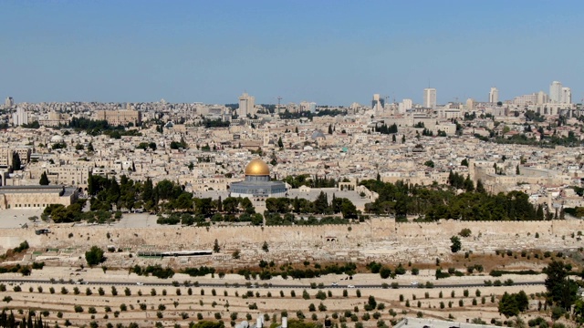 以色列国旗，圣殿山，岩石圆顶和阿克萨清真寺的鸟瞰图视频下载