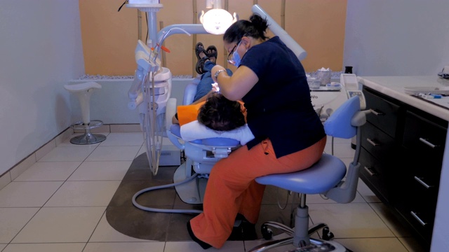墨西哥,清洗,人的牙齿,牙医视频素材