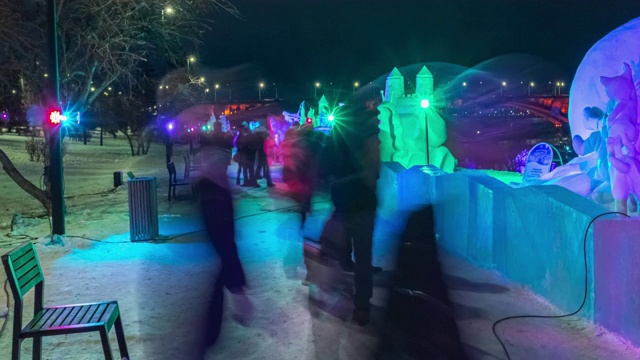 2020年1月，克拉斯诺亚尔斯克市，冰雕大道，“西伯利亚的魔法冰”。视频下载