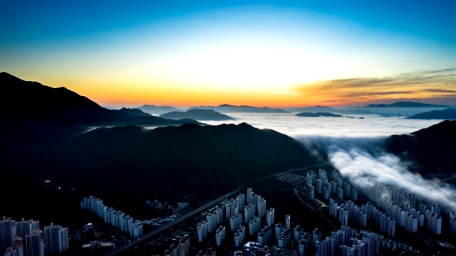韩国京畿道，落日余晖下的云海视频素材