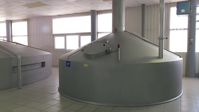 现代化工厂内部的冷却系统视频下载