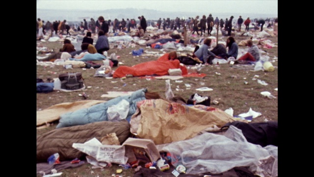 怀特岛音乐节结束后，人群徘徊;1970视频下载