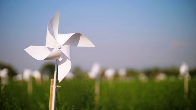 小型风力涡轮机玩具，环保理念视频素材