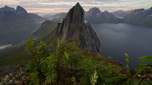 从山上看Senja岛的风景视频素材