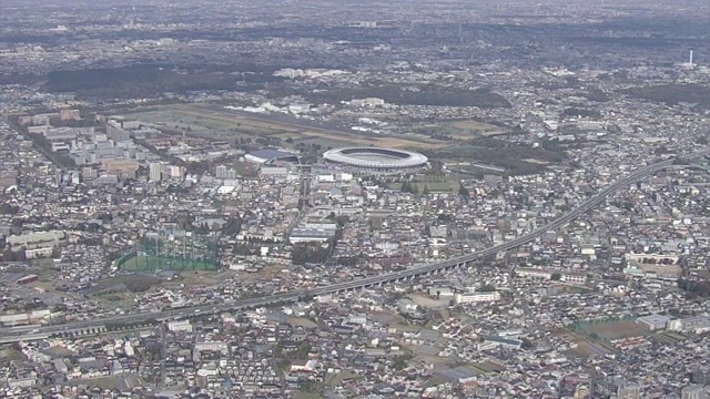 空中，东京体育场和周围的城市景观，日本视频素材