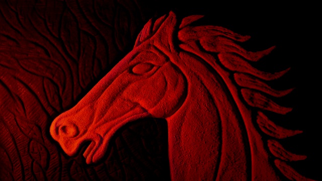 中世纪红马石雕烛光视频素材