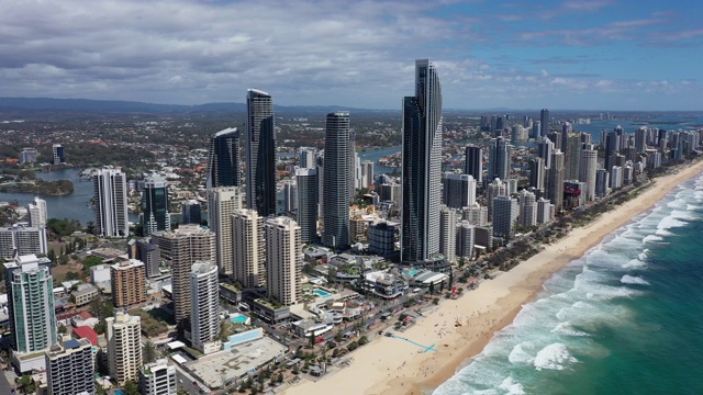 冲浪者天堂海滩/黄金海岸，昆士兰，澳大利亚视频下载